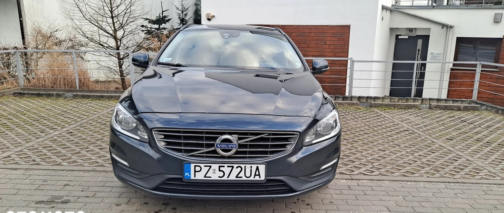 Volvo V60 cena 44900 przebieg: 207000, rok produkcji 2017 z Poznań małe 172